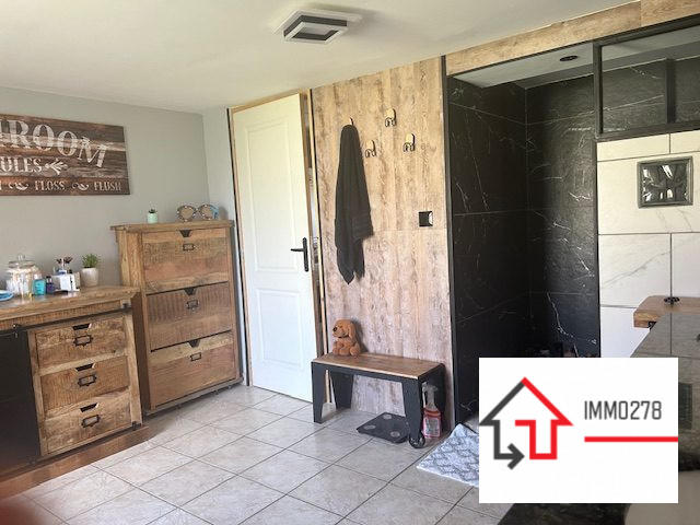 Maison - 250 m² - 9 pièces