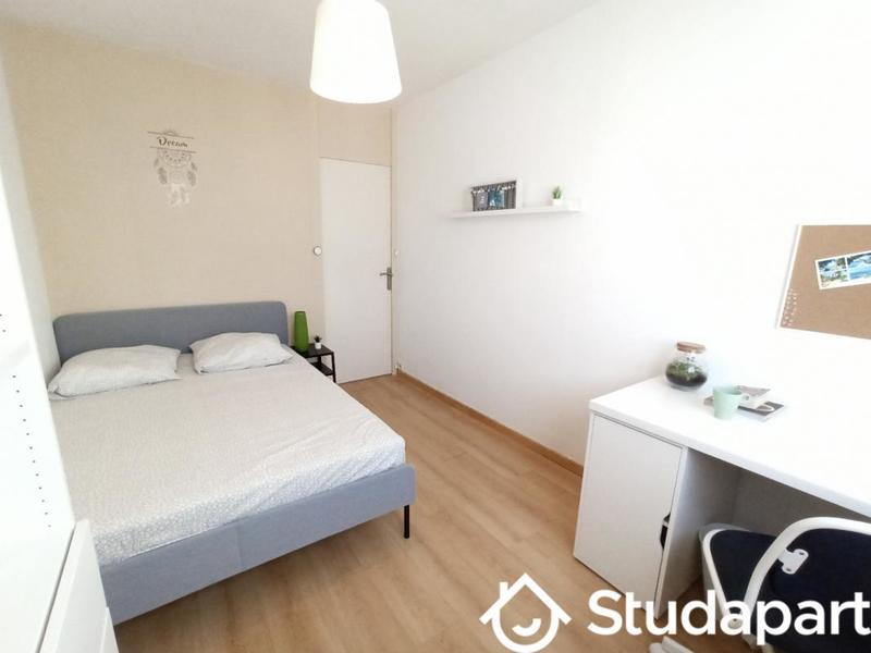 Chambre - 12 m² - 1 pièce