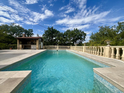 Villa - 221 m² - 6 pièces