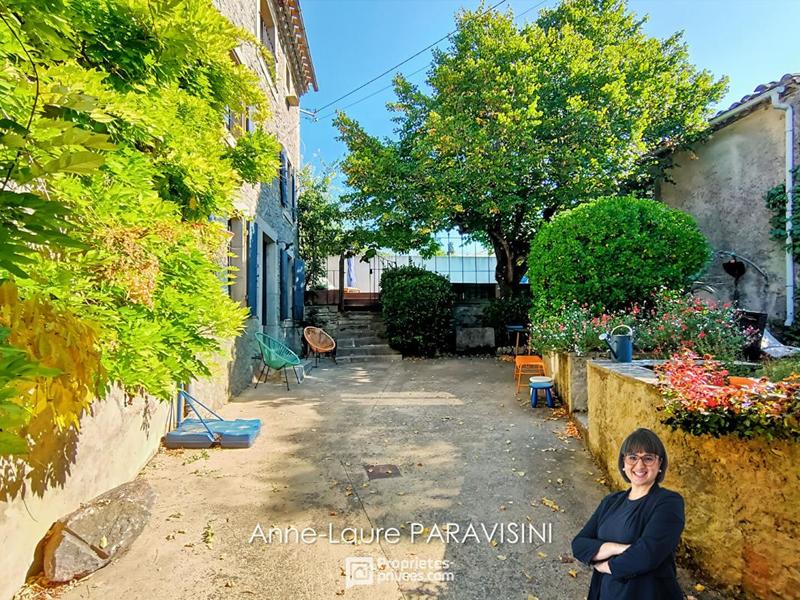 Maison de village - 190 m² - 7 pièces