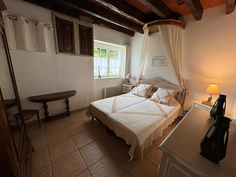 Maison - 300 m² - 14 pièces