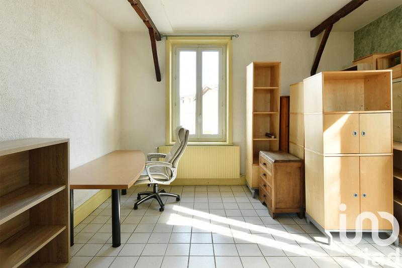 Maison - 202 m² - 8 pièces