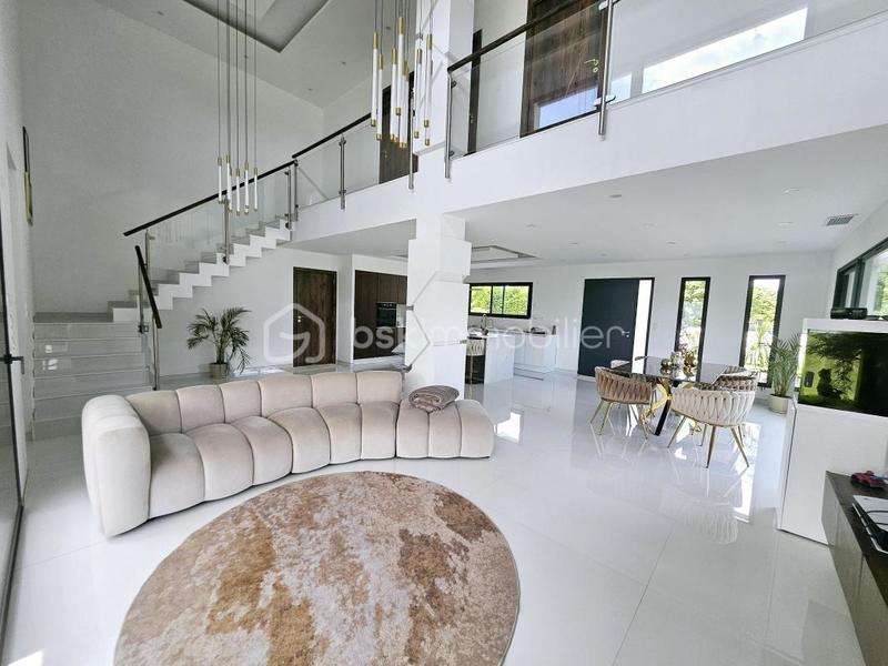 Maison - 160 m² - 5 pièces