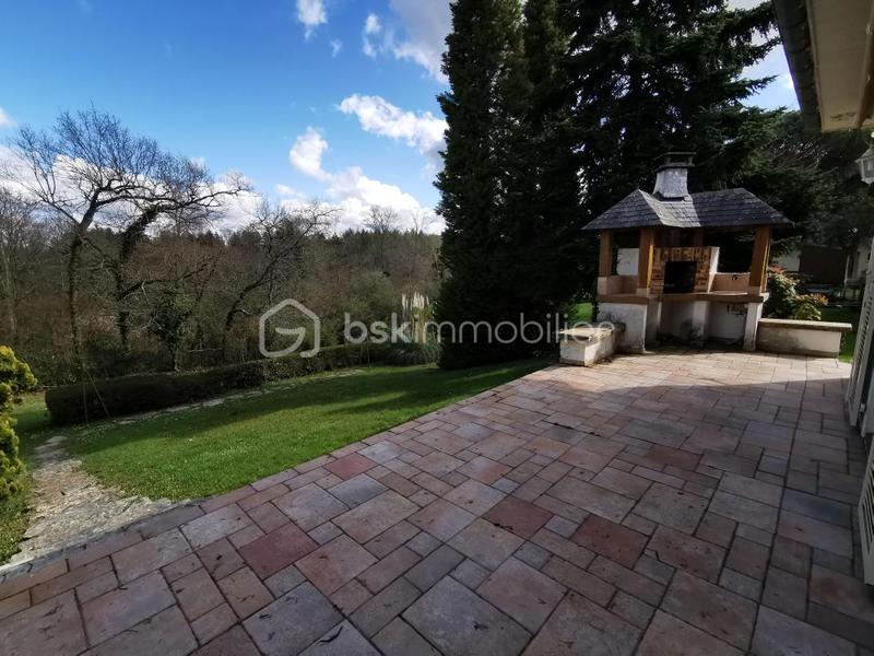 Maison traditionnelle - 162 m² - 5 pièces