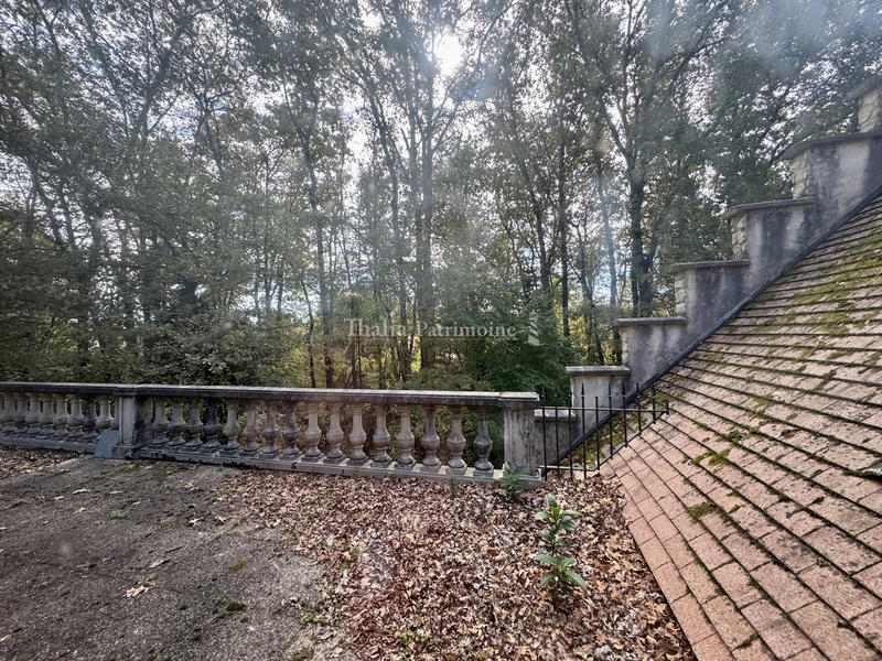 Maison - 232 m² - 8 pièces