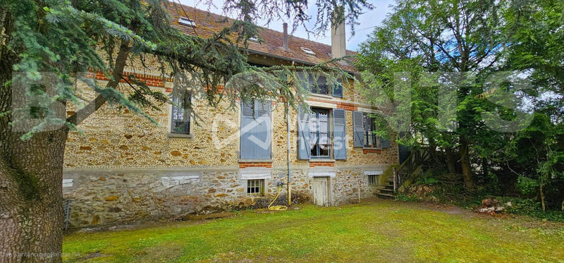 Maison - 220 m² - 11 pièces