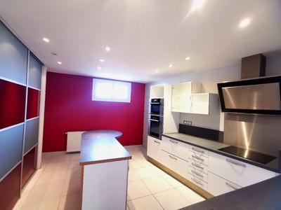 Appartement - 81 m² - 3 pièces