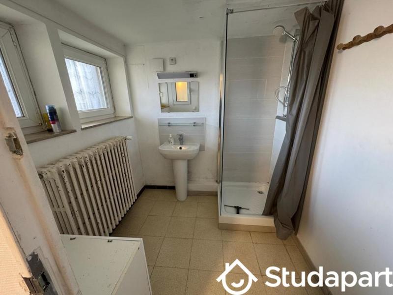 Chambre - 11 m² - 1 pièce