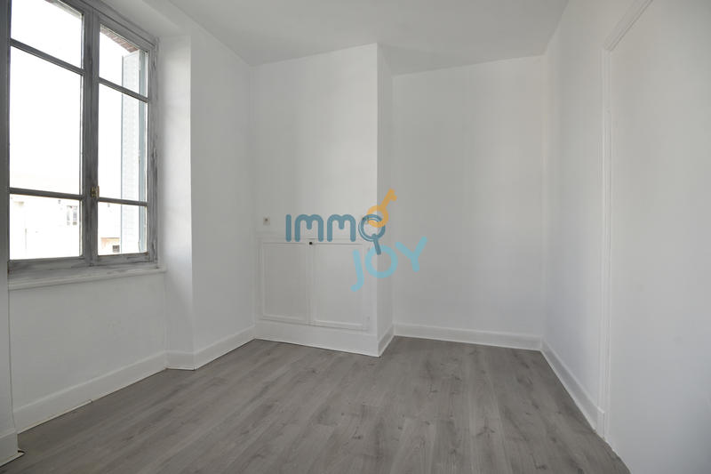 Maison - 212 m² - 8 pièces