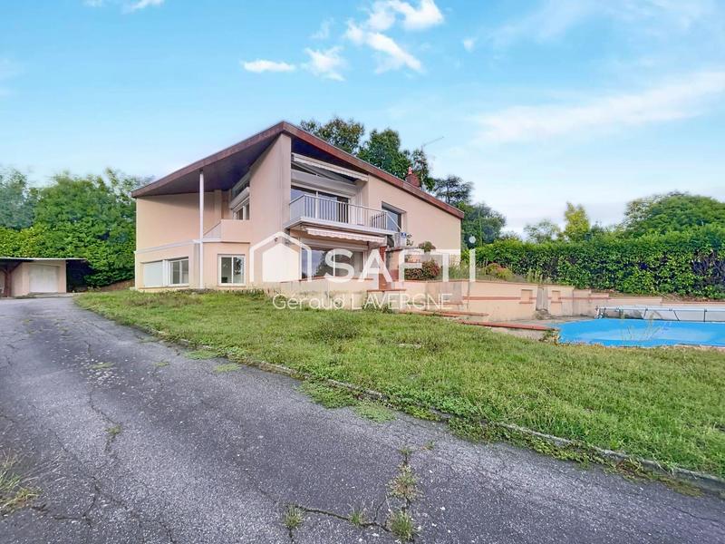 Maison - 218 m² - 7 pièces