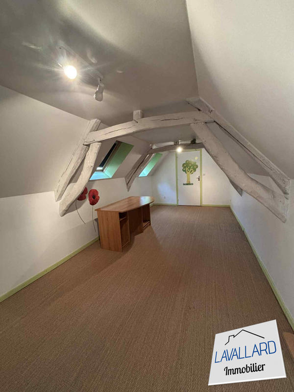 Maison - 239 m² - 10 pièces