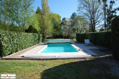 Maison - 216 m² - 8 pièces