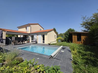 Maison - 101 m² - 4 pièces