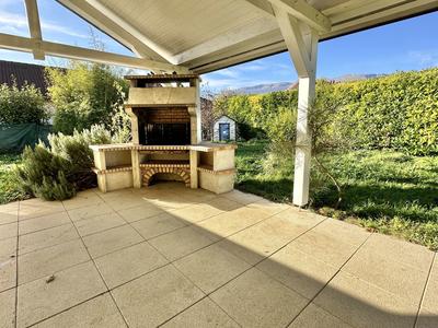 Maison - 222 m² - 7 pièces