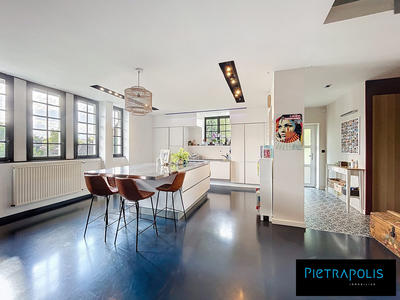 Appartement - 177 m² - 6 pièces