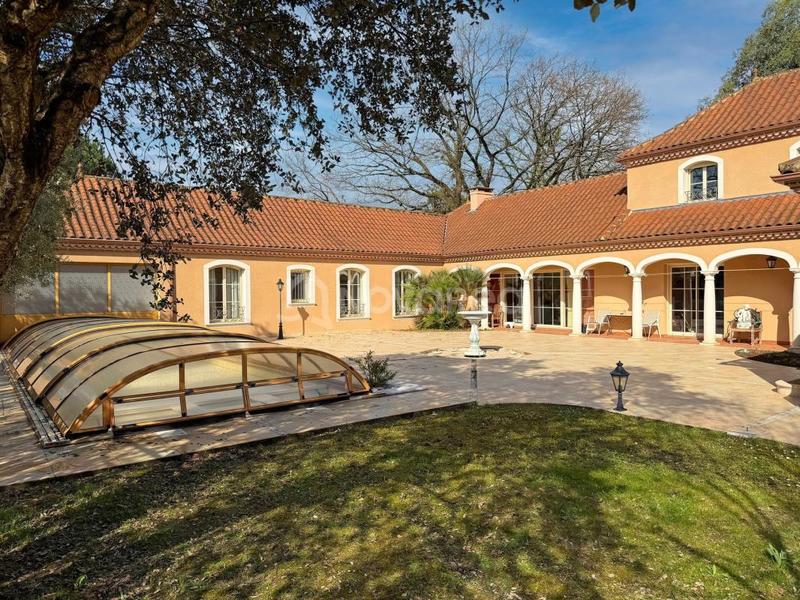 Villa - 241 m² - 7 pièces