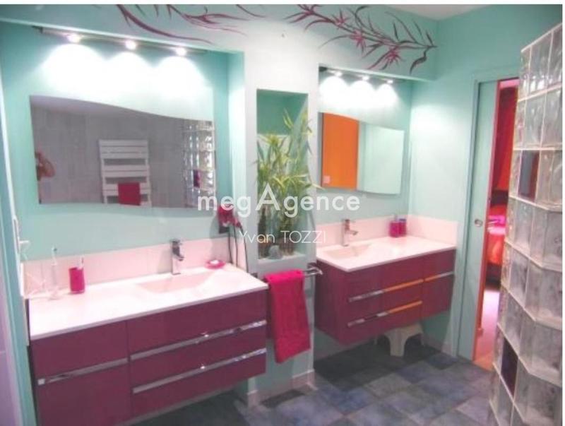 Maison - 330 m² - 10 pièces