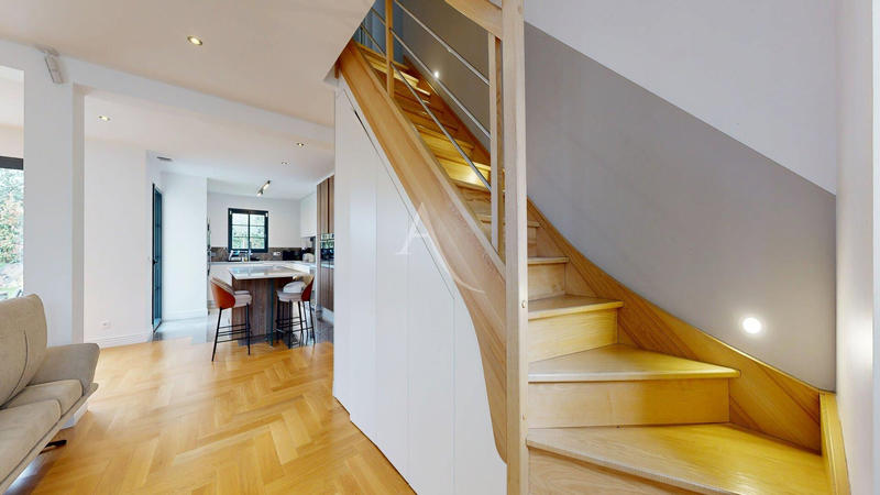 Villa - 165 m² - 10 pièces