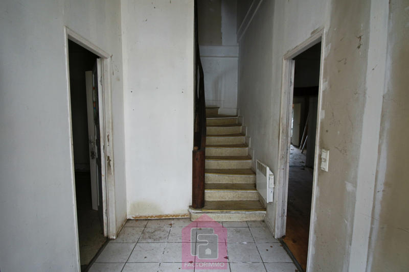 Maison - 187 m² - 9 pièces