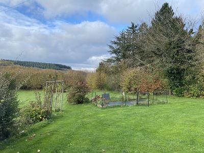 Maison traditionnelle - 220 m² - 10 pièces