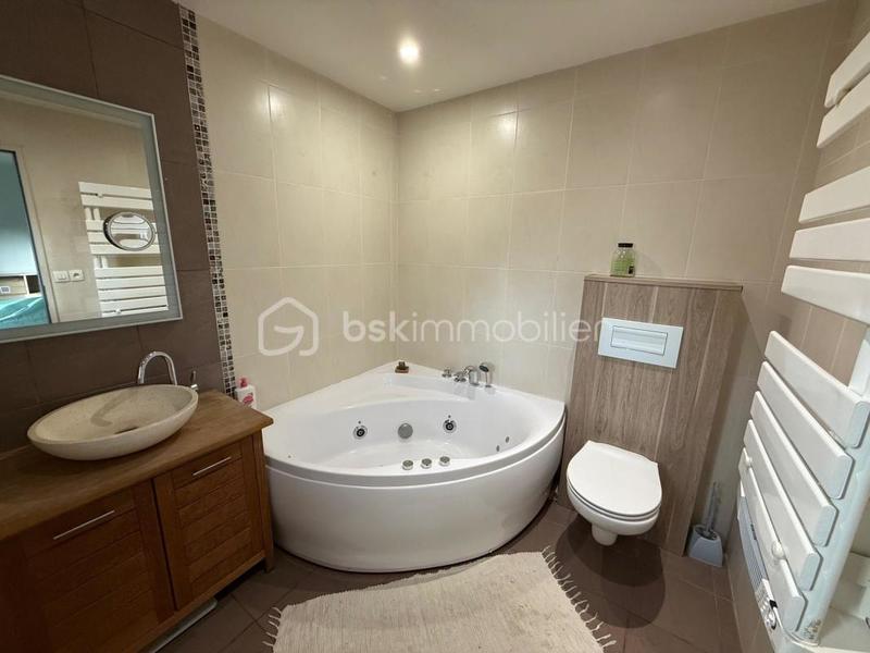 Maison traditionnelle - 139 m² - 6 pièces