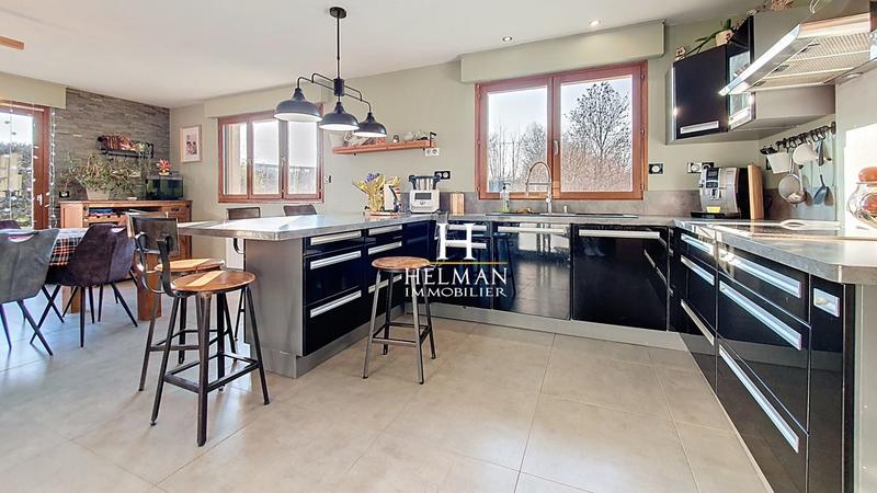 Maison - 161 m² - 6 pièces