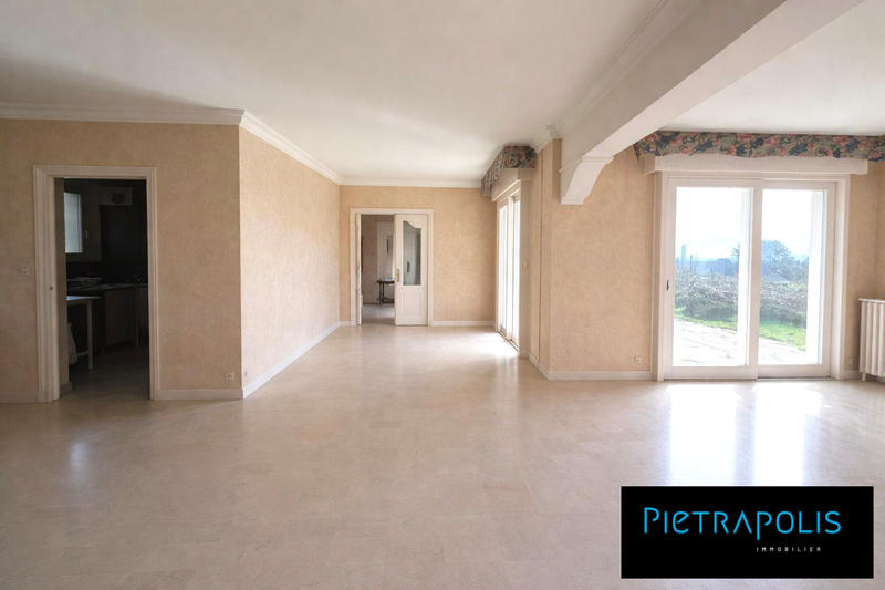 Maison - 235 m² - 7 pièces