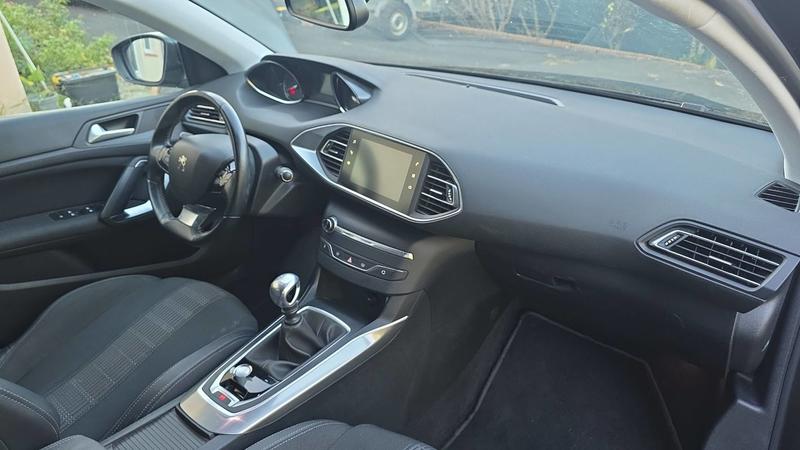 Peugeot 308 II 1.2 PureTech 130 Allure