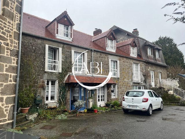 Maison - 145 m² - 9 pièces