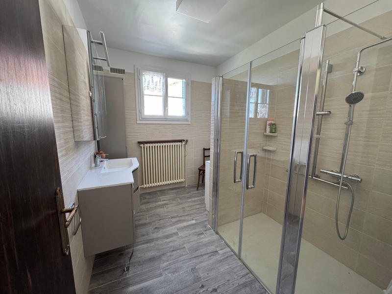 Maison - 235 m² - 6 pièces