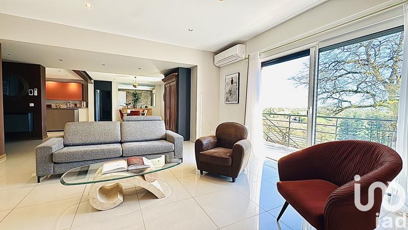 Maison - 220 m² - 6 pièces