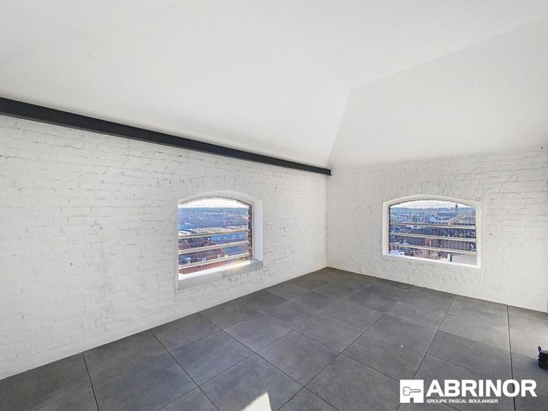 Loft - 87 m² - 3 pièces