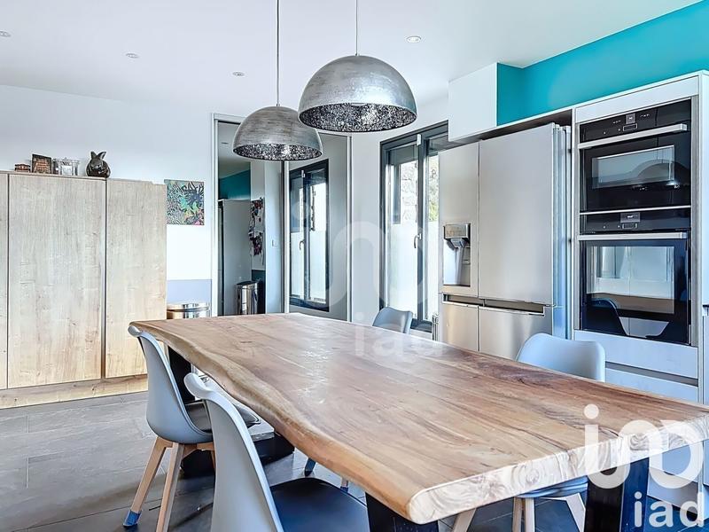 Maison - 380 m² - 8 pièces