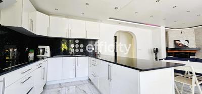 Pavillon - 156 m² - 6 pièces