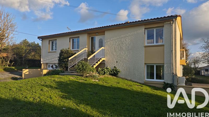 Maison - 151 m² - 8 pièces