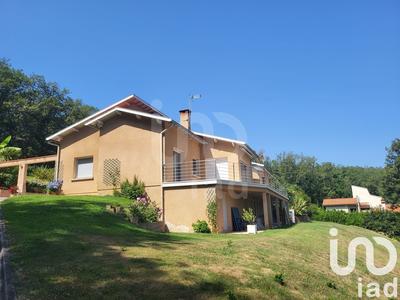 Maison - 210 m² - 7 pièces