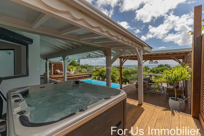 Villa - 271 m² - 8 pièces