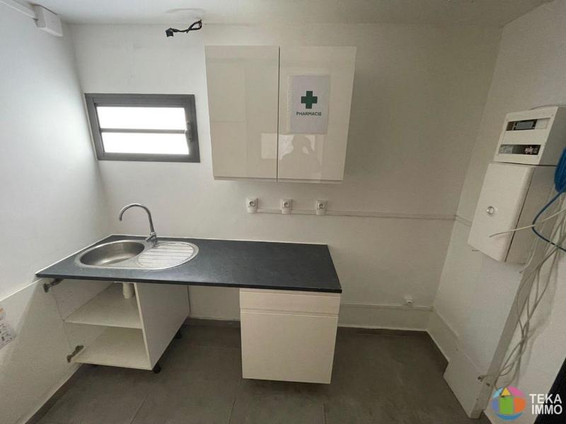 Local commercial - 85 m² - 3 pièces