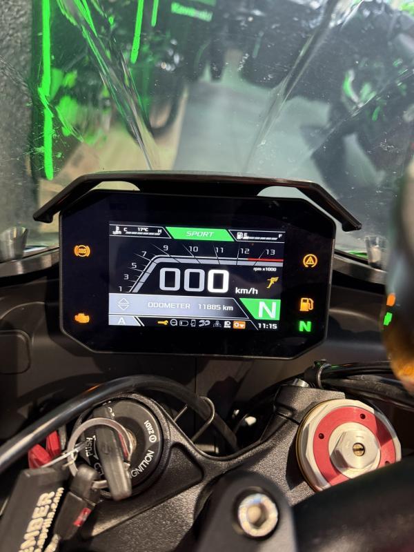 Aprilia Tuono V4 1077