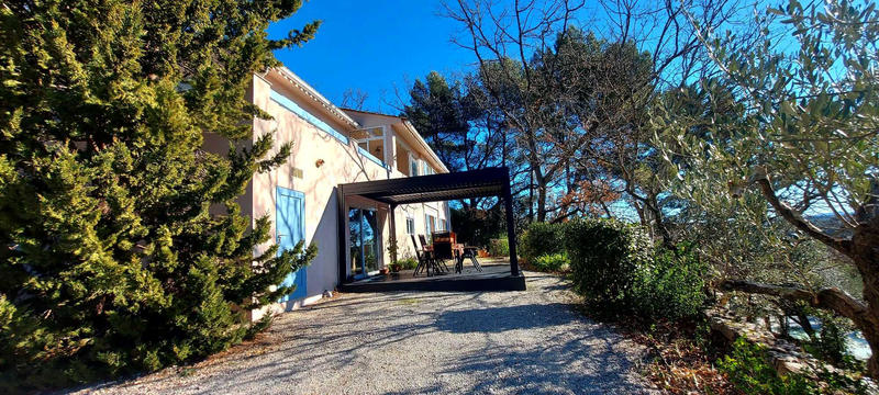 Villa - 209 m² - 8 pièces