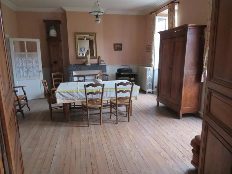 Maison - 210 m² - 7 pièces