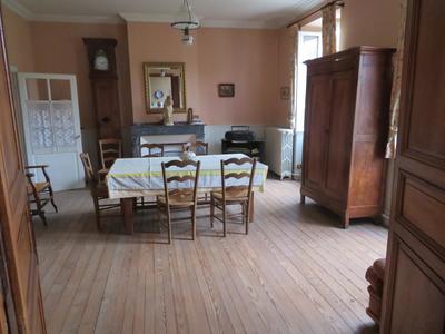 Maison - 210 m² - 7 pièces