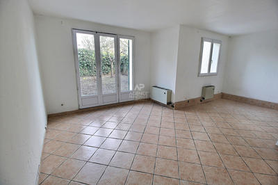 Maison - 94 m² - 6 pièces