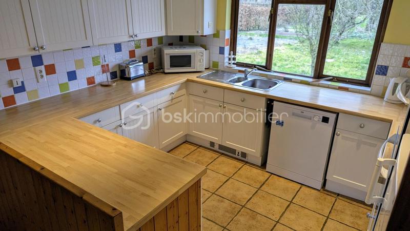 Propriété - 285 m² - 12 pièces