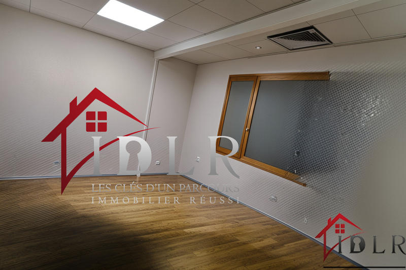 Local commercial - 1 500 m²