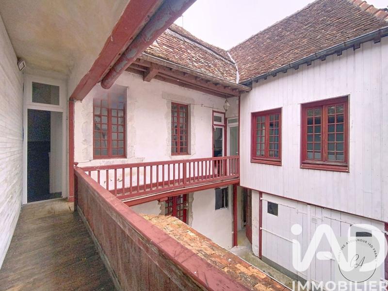 Maison - 293 m² - 11 pièces