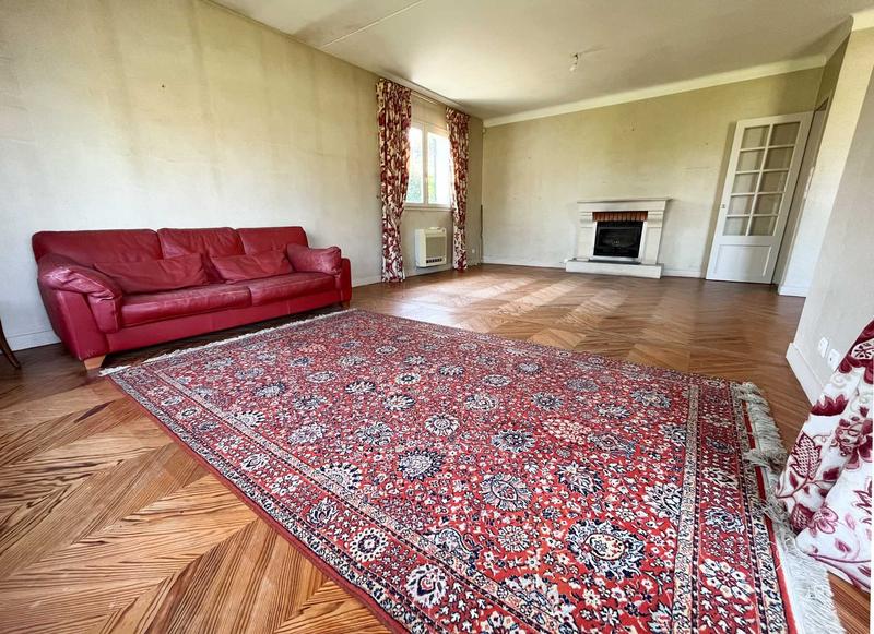 Maison - 128 m² - 9 pièces