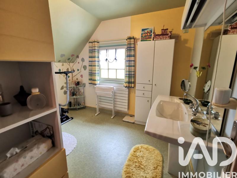 Maison - 236 m² - 9 pièces