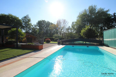 Maison - 248 m² - 6 pièces