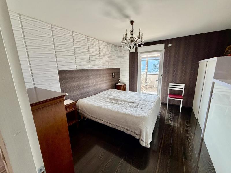 Appartement - 90 m² - 3 pièces